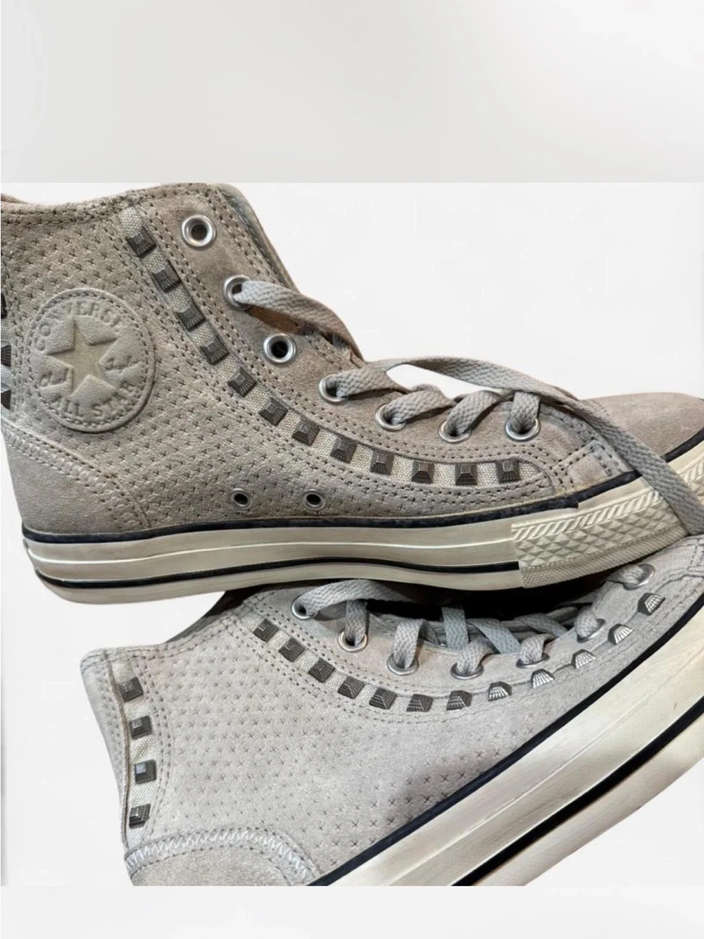 Men’s 6 Converse High Top Sneakers in Light Gray Suede with Stud Detail - Picture 7 of 7